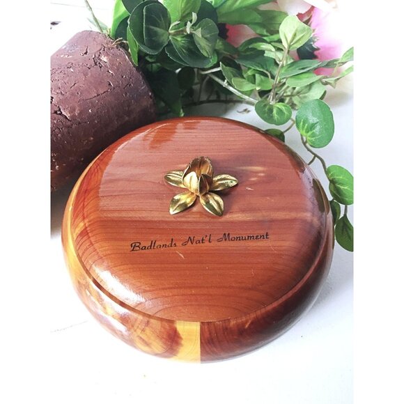 Unknown Other - Handcrafted Cedar Wood Bowl With Brass Flower Lid From Badlands Natl Monument